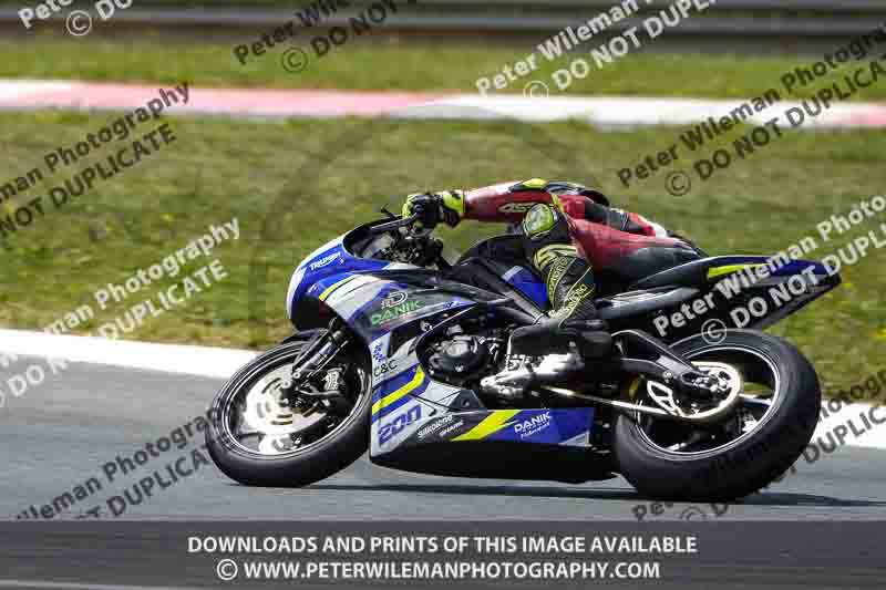 cadwell no limits trackday;cadwell park;cadwell park photographs;cadwell trackday photographs;enduro digital images;event digital images;eventdigitalimages;navarra;no limits trackdays;peter wileman photography;racing digital images;trackday digital images;trackday photos